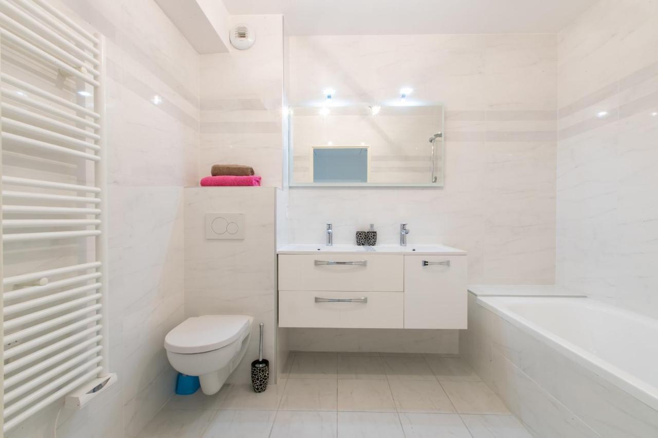 Renovated 2-Br Apartment With Terrace And Pool Канни Екстер'єр фото